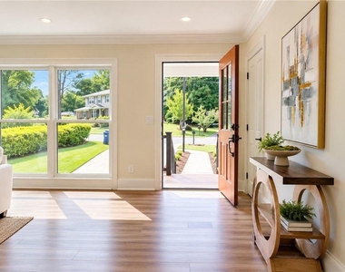 1572 Darwen Lane - Photo Thumbnail 15