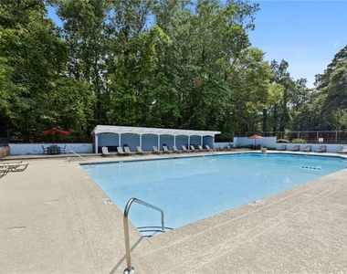 3091 Colonial Way - Photo Thumbnail 8