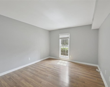 3091 Colonial Way - Photo Thumbnail 5
