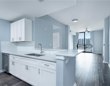 3040 Peachtree Road - Photo Thumbnail 4