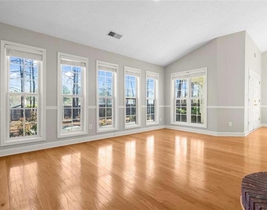 1840 Heatherton Road - Photo Thumbnail 4