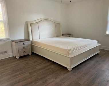 470 Karen Drive - Photo Thumbnail 4