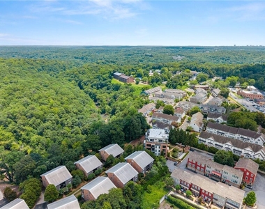 812 Creek View Lane - Photo Thumbnail 39