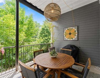 812 Creek View Lane - Photo Thumbnail 22