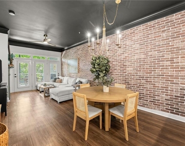 812 Creek View Lane - Photo Thumbnail 6