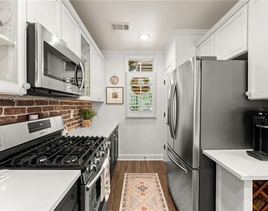 812 Creek View Lane - Photo Thumbnail 10