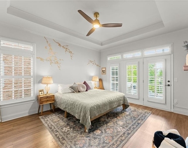 812 Creek View Lane - Photo Thumbnail 12