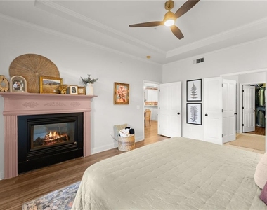 812 Creek View Lane - Photo Thumbnail 13