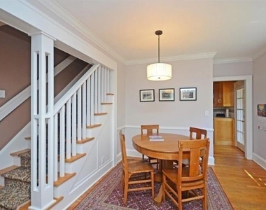 412 Hilldale Drive - Photo Thumbnail 6