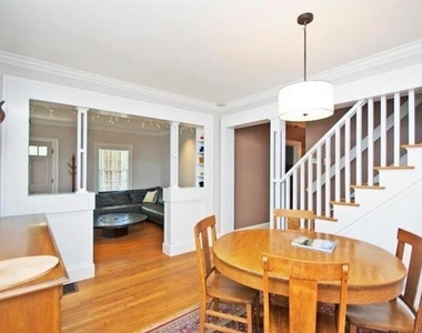 412 Hilldale Drive - Photo Thumbnail 4