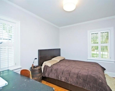 412 Hilldale Drive - Photo Thumbnail 13