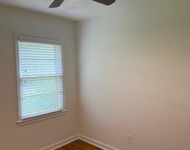 920 S Stone Mountain Lithonia Road - Photo Thumbnail 9