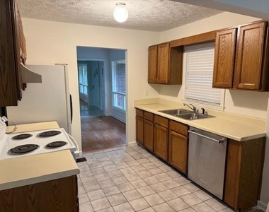 920 S Stone Mountain Lithonia Road - Photo Thumbnail 2