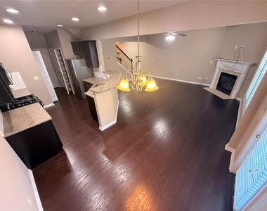 13256 Warrensville Cove - Photo Thumbnail 5