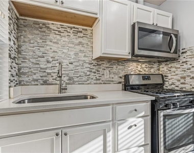 1780 John Calvin Avenue - Photo Thumbnail 3