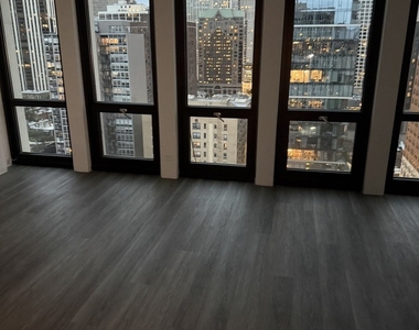 1 E Scott Street - Photo Thumbnail 2
