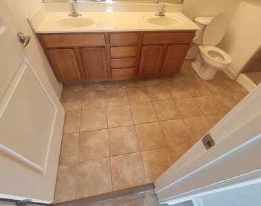 1228 W Monroe Street - Photo Thumbnail 16