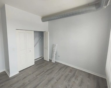 1228 W Monroe Street - Photo Thumbnail 12