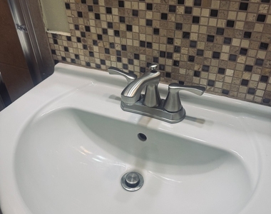 8970 N Parkside Avenue - Photo Thumbnail 11