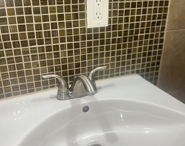 8970 N Parkside Avenue - Photo Thumbnail 6