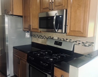8970 N Parkside Avenue - Photo Thumbnail 3
