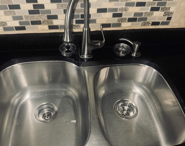 8970 N Parkside Avenue - Photo Thumbnail 15
