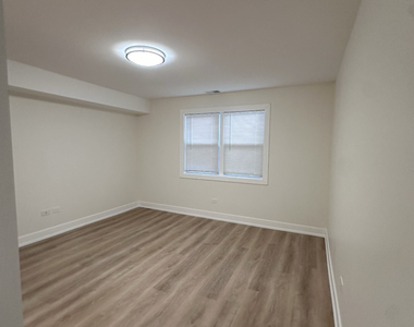 8846 N Cumberland Avenue - Photo Thumbnail 8