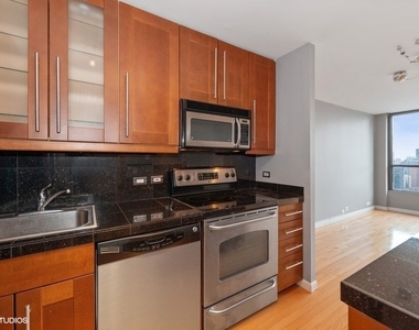 405 N Wabash Avenue - Photo Thumbnail 6