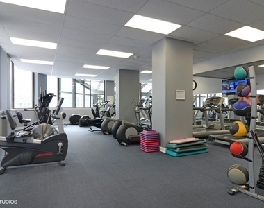 405 N Wabash Avenue - Photo Thumbnail 16