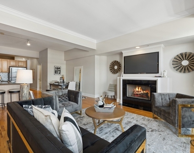 165 N Canal Street - Photo Thumbnail 5