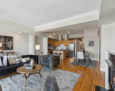 165 N Canal Street - Photo Thumbnail 6