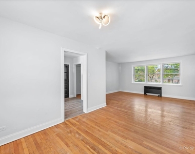 2719 W Berwyn Avenue - Photo Thumbnail 3
