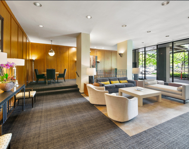 2626 N Lakeview Avenue - Photo Thumbnail 2
