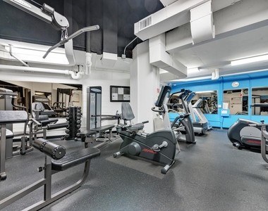 2626 N Lakeview Avenue - Photo Thumbnail 14