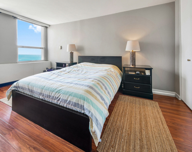 2626 N Lakeview Avenue - Photo Thumbnail 5