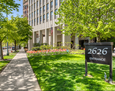 2626 N Lakeview Avenue - Photo Thumbnail 1