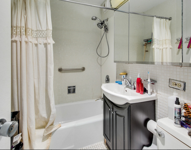 2626 N Lakeview Avenue - Photo Thumbnail 7