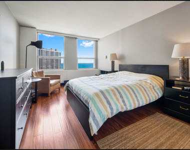 2626 N Lakeview Avenue - Photo Thumbnail 6