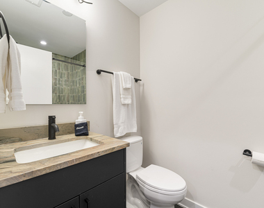 7109 N Western Avenue - Photo Thumbnail 17