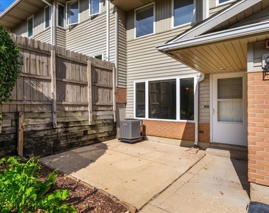 473 River Bend Circle - Photo Thumbnail 3