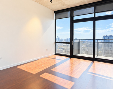 235 W Van Buren Street - Photo Thumbnail 5