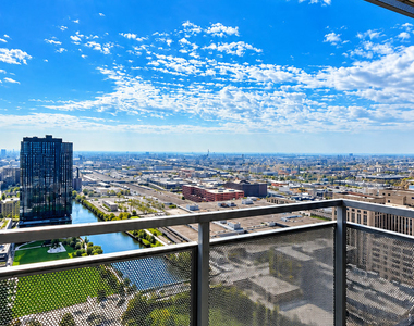 235 W Van Buren Street - Photo Thumbnail 17