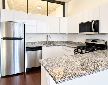 235 W Van Buren Street - Photo Thumbnail 10