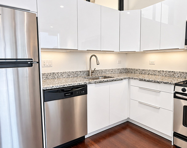 235 W Van Buren Street - Photo Thumbnail 11