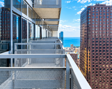 235 W Van Buren Street - Photo Thumbnail 16