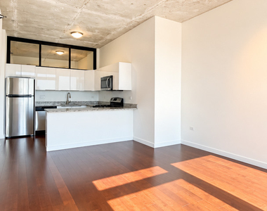 235 W Van Buren Street - Photo Thumbnail 6