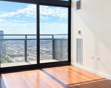 235 W Van Buren Street - Photo Thumbnail 4