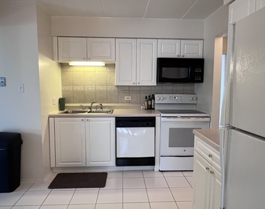 9032 W 140th Street - Photo Thumbnail 4