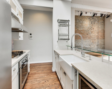 503 N Wells Street - Photo Thumbnail 9