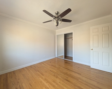 2704 W Lunt Avenue - Photo Thumbnail 9